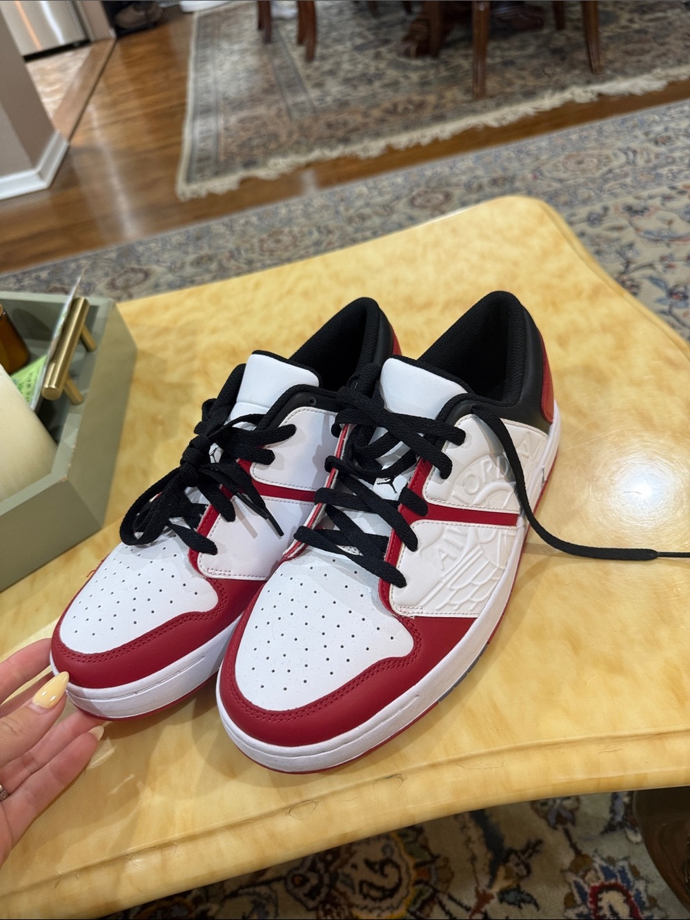 Men's air jordanLow-Top Athletic Sneakers in White and Red